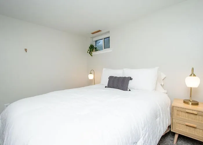 New Charming In The Heart Of North Holiday home Fargo