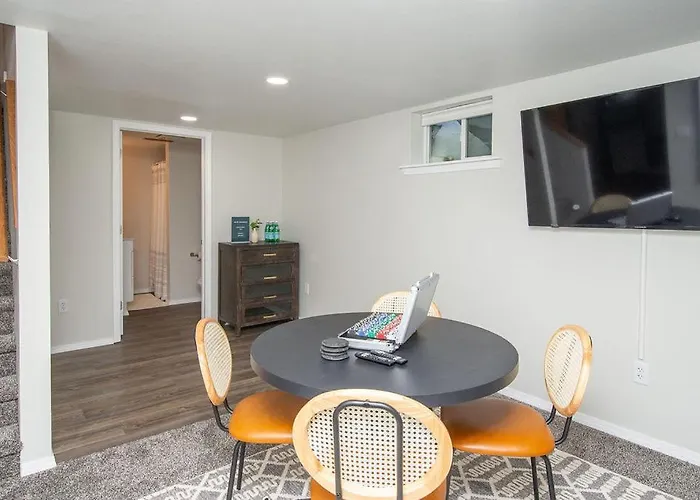 New Charming In The Heart Of North * Fargo