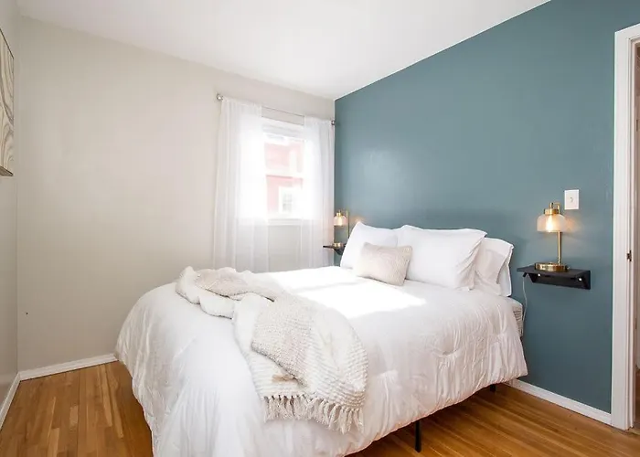 Holiday home New Charming In The Heart Of North