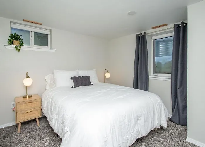 New Charming In The Heart Of North Holiday home